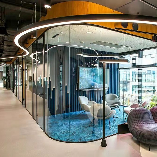 OEM ODM المنحني الزجاجية المكتب التقسيم الجدار مقاوم للصوت تصميم المساحة الحديثة لوحة قابلة للتخصيص