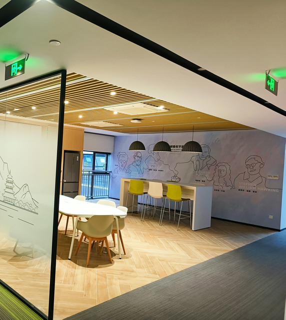 قسم زجاجي مقسى قابل للتخصيص مع إطار سبيكة الألومنيوم لغرفة اجتماعات بناء المكاتب التصميم الحديث